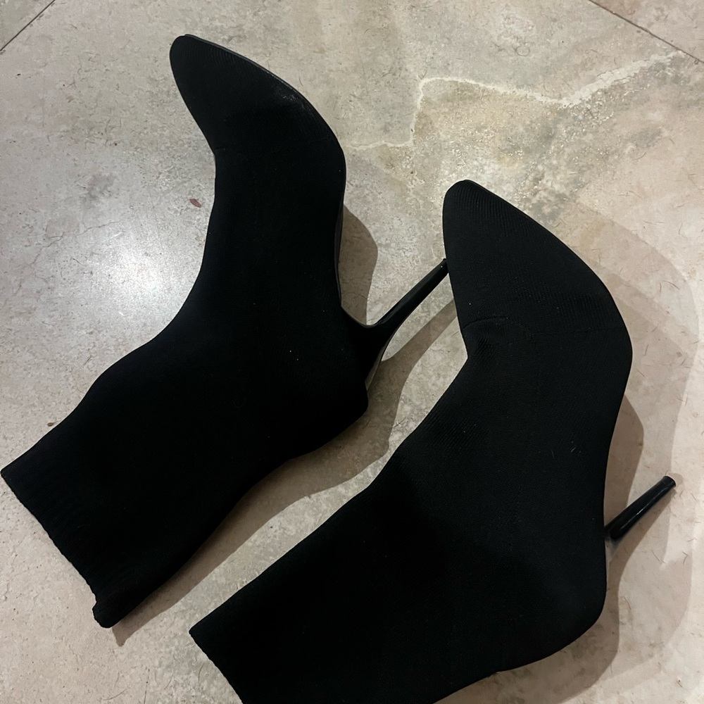 Chic Black Heeled Boots for Women - Picture 3 of 9